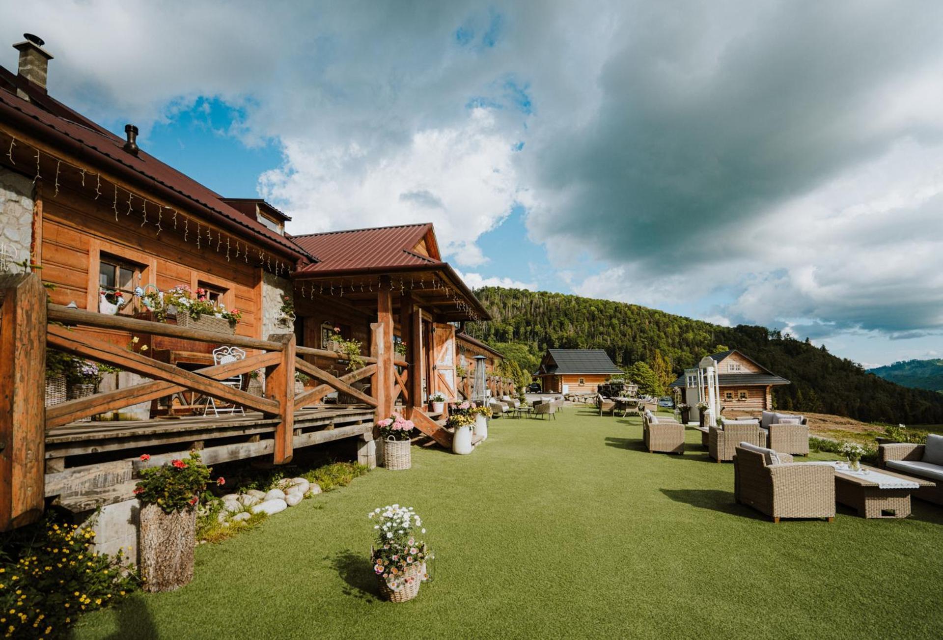 Penzion Zbojnicky Halas Tisovec Exterior photo